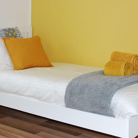 Millennium House Villa Nottingham Bagian luar foto